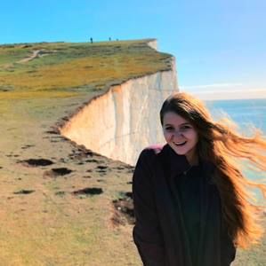 Meet your Posher, Elizabeth